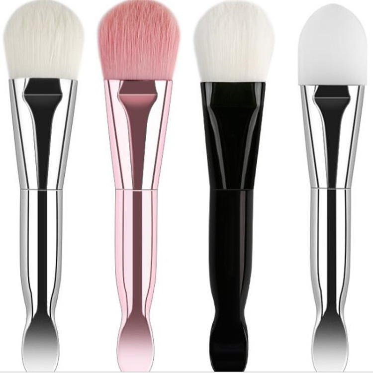 Perché i pennelli cosmetici sono essenziali per l'applicazione di trucco impeccabile?