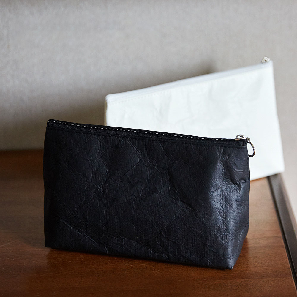 Semplice borsa per trucco di carta impermeabile